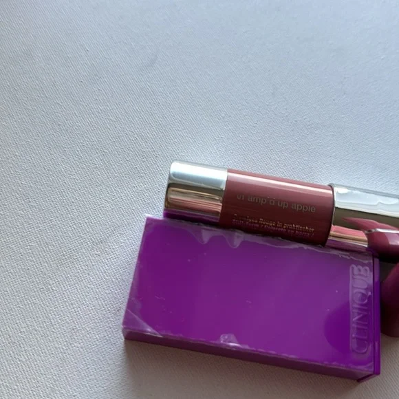 Clinique makeup bundle brand new - Picture 6 of 8